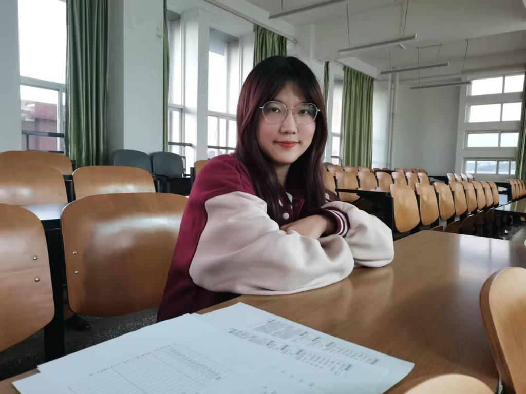 自动化 宝思娴 学习照.jpg